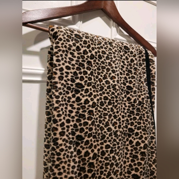 BLANKET EEUC Leopard Print Velvet Solid Black Backing Appro 50"x60" - Picture 4 of 4